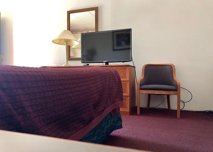 Kewanee Motor Lodge